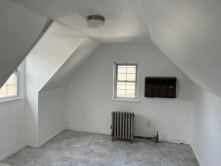 2419 Yorktown St — Photo 19