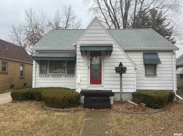 1015 E Ash St, Canton, IL 61520