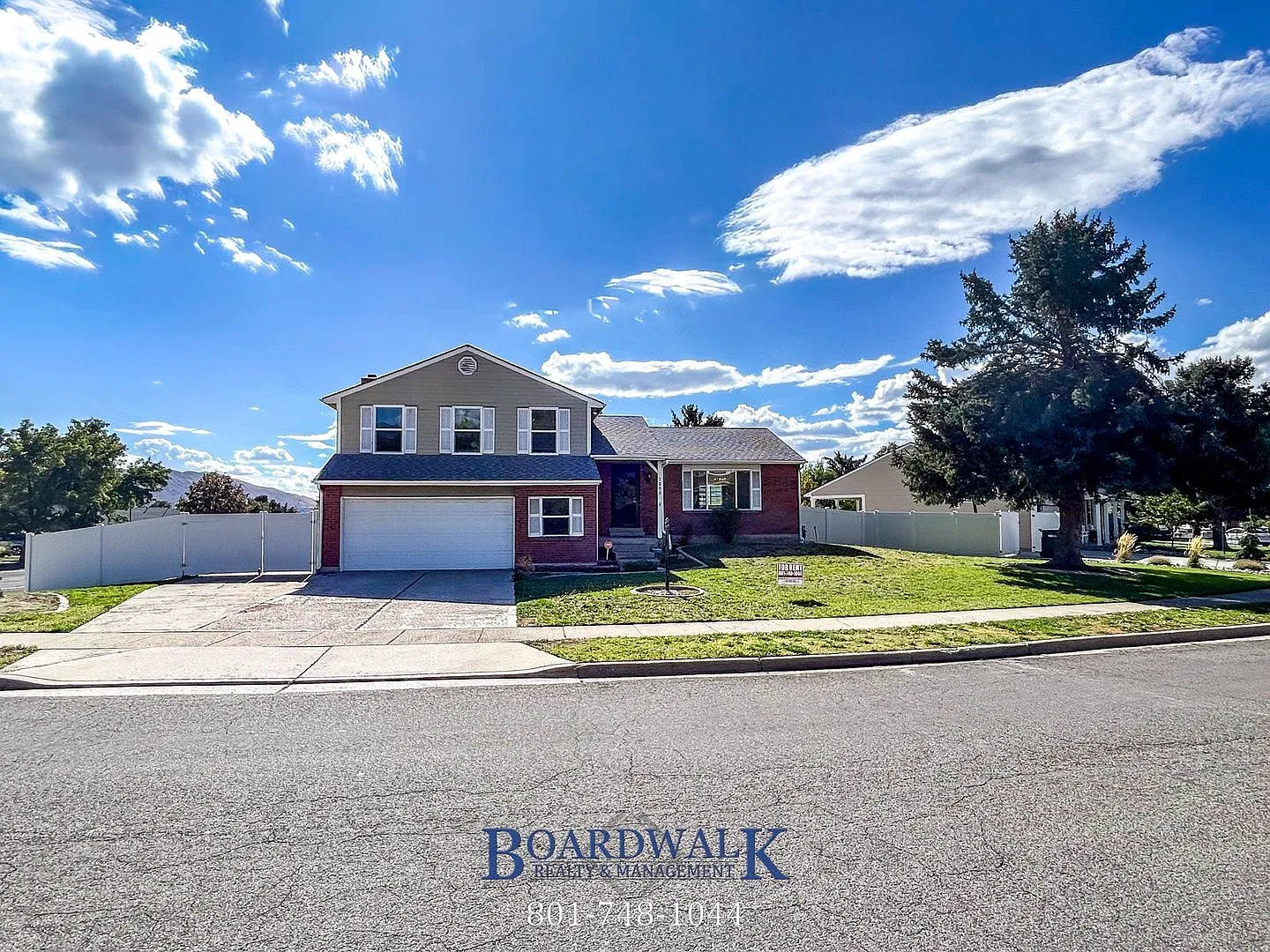 5 bed, 2.5 bath, 2639 sqft, $2,650 — Photo 3