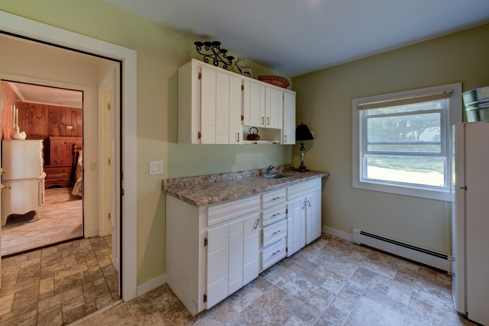  Accessory apartment kitchenette