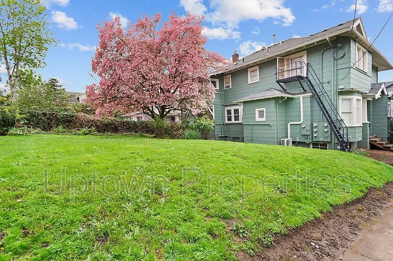 Studio, 1.0 bath, 386 sqft, $1,250 — Photo 3