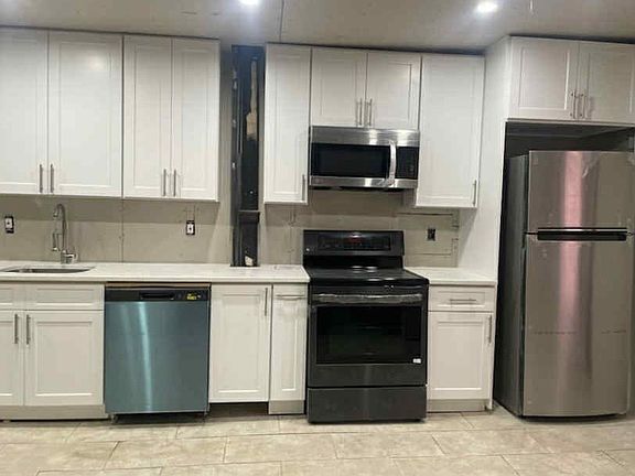 3rd image of 94 Reed St