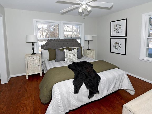 5th image of 921 N Harrison Ave