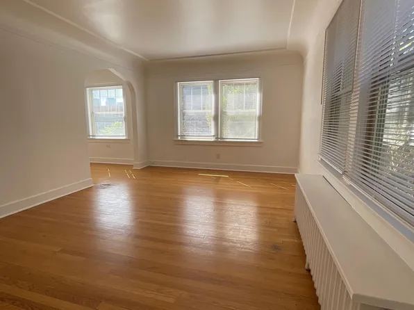 516 Summit Ave E #202, Seattle, WA 98102