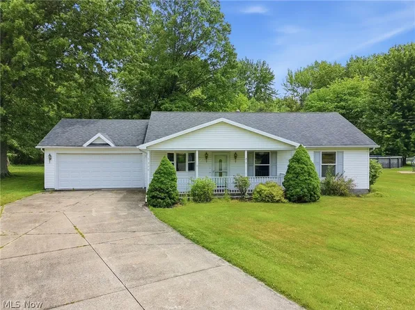 5390 Savannah Dr, Ashtabula, OH 44004