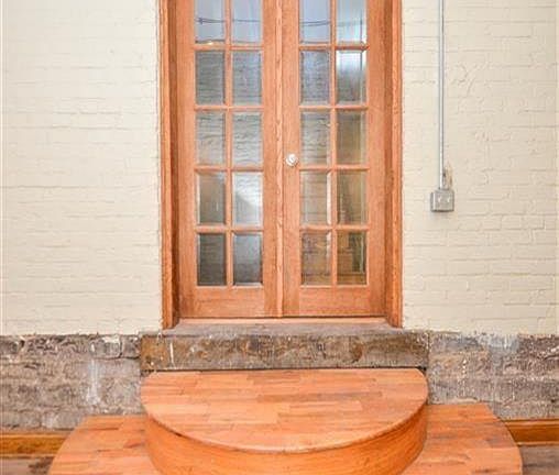 4th image of 1633 Von Seggern Ave