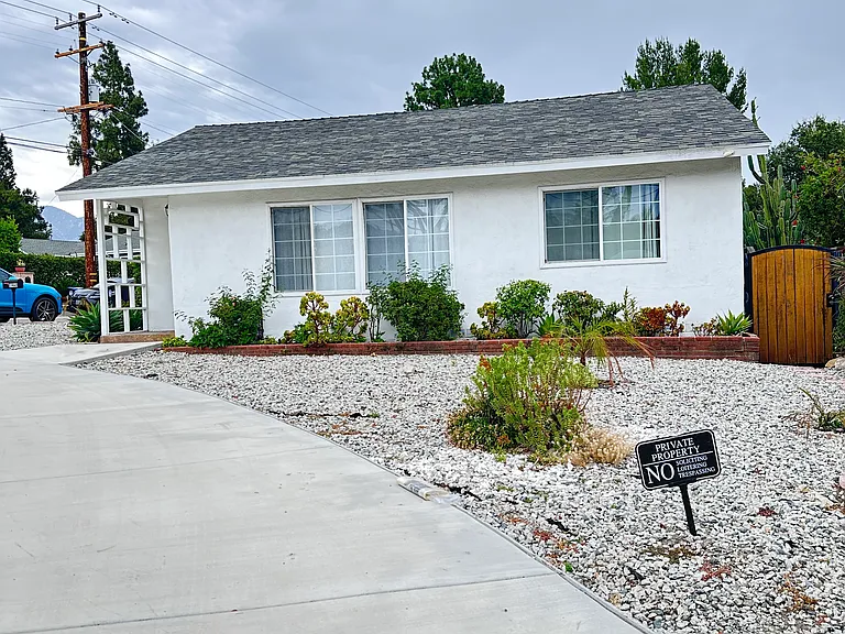 3960 Mayfield Ave — Photo 3