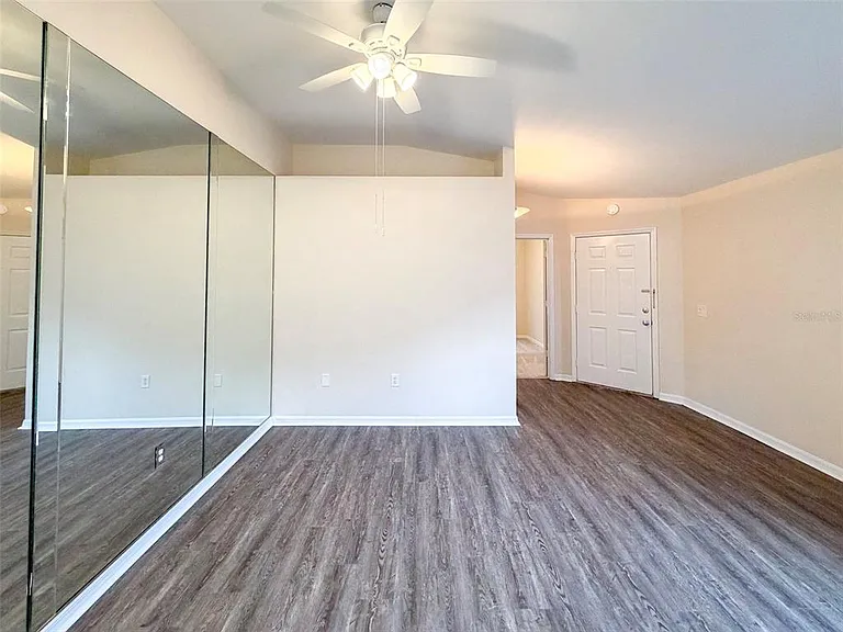 4003 SW 27th St #13 — Photo 14