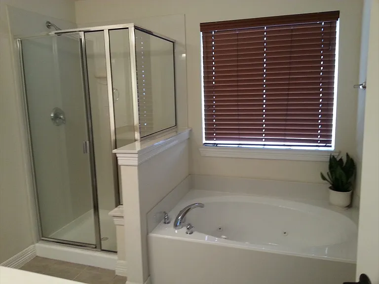 1525 Rosson Rd — Photo 10