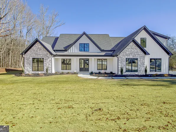 185 Dean Dr, Tyrone, GA 30290