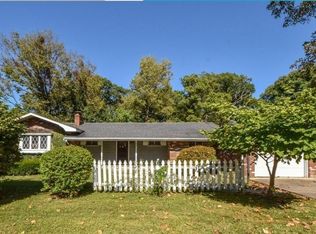 9721 Ridge Heights Rd, Fairview Heights, IL 62208