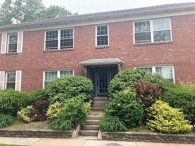 2624 Ledyard Ave #3 — Photo 4