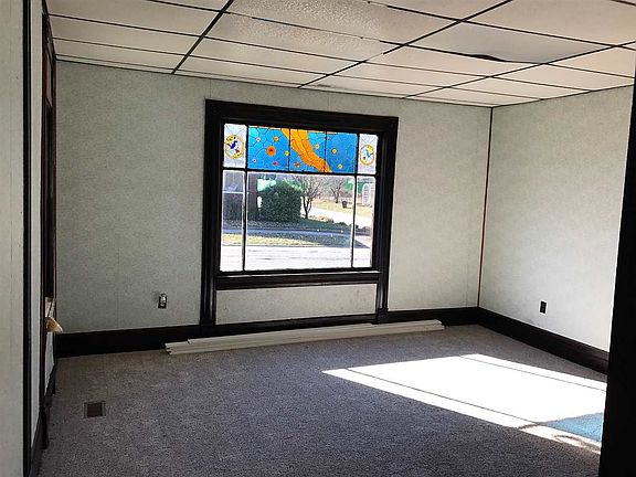 5th image of 536 W Emerson St