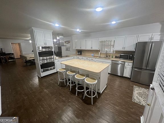 3rd image of 304 Saint Francis Pl