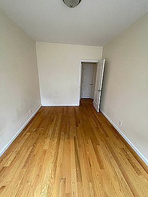 5th image of 1874 W 4th St #1
