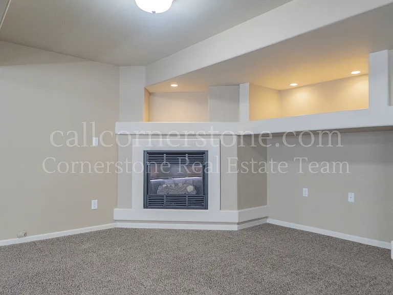3305 Hollycrest Dr — Photo 33