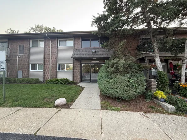 4418 Beau Monde Dr APT 206, Lisle, IL 60532