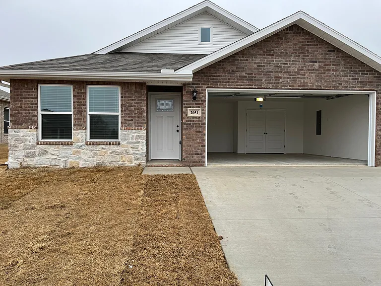 2051 Wildflower Dr — Photo 16