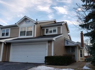 12 White Pine Dr, Schaumburg, IL 60193