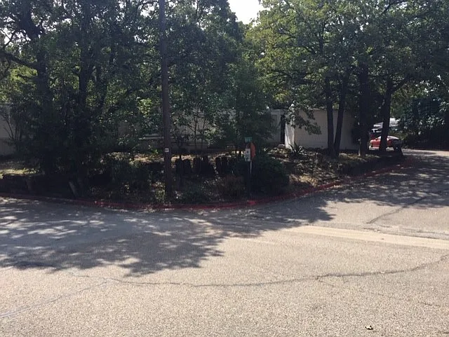 300 Knob Oak Ct — Photo 2