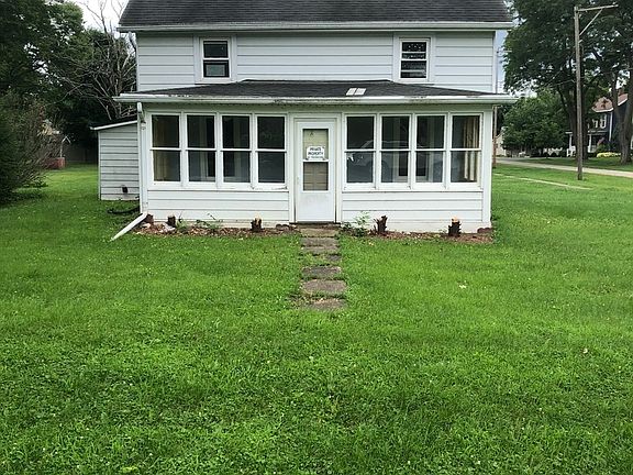 4th image of 302 E Market St