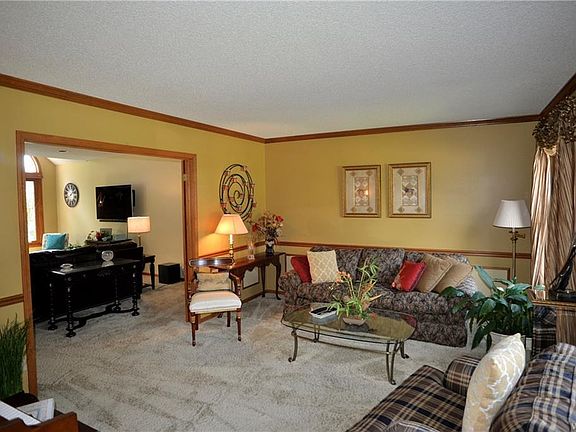 2nd image of 55 King Anthony Way