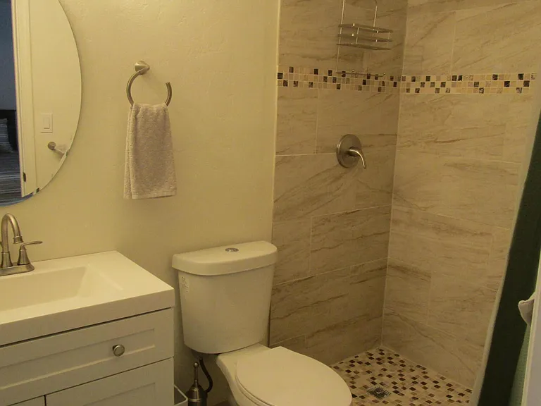 1627 E 13th St #1 — Photo 17