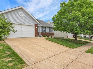 841 Fall Crown Ln, Fenton, MO