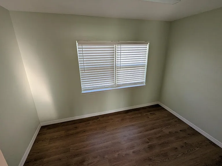 14802 Randolph Ct — Photo 3