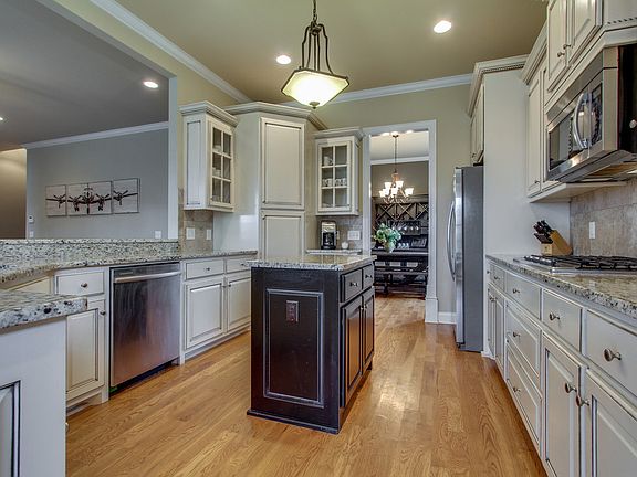 5th image of 278 Irvine Ln