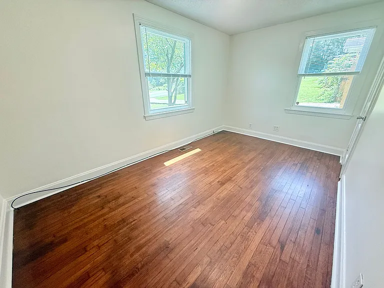 902 Gibson Dr — Photo 21