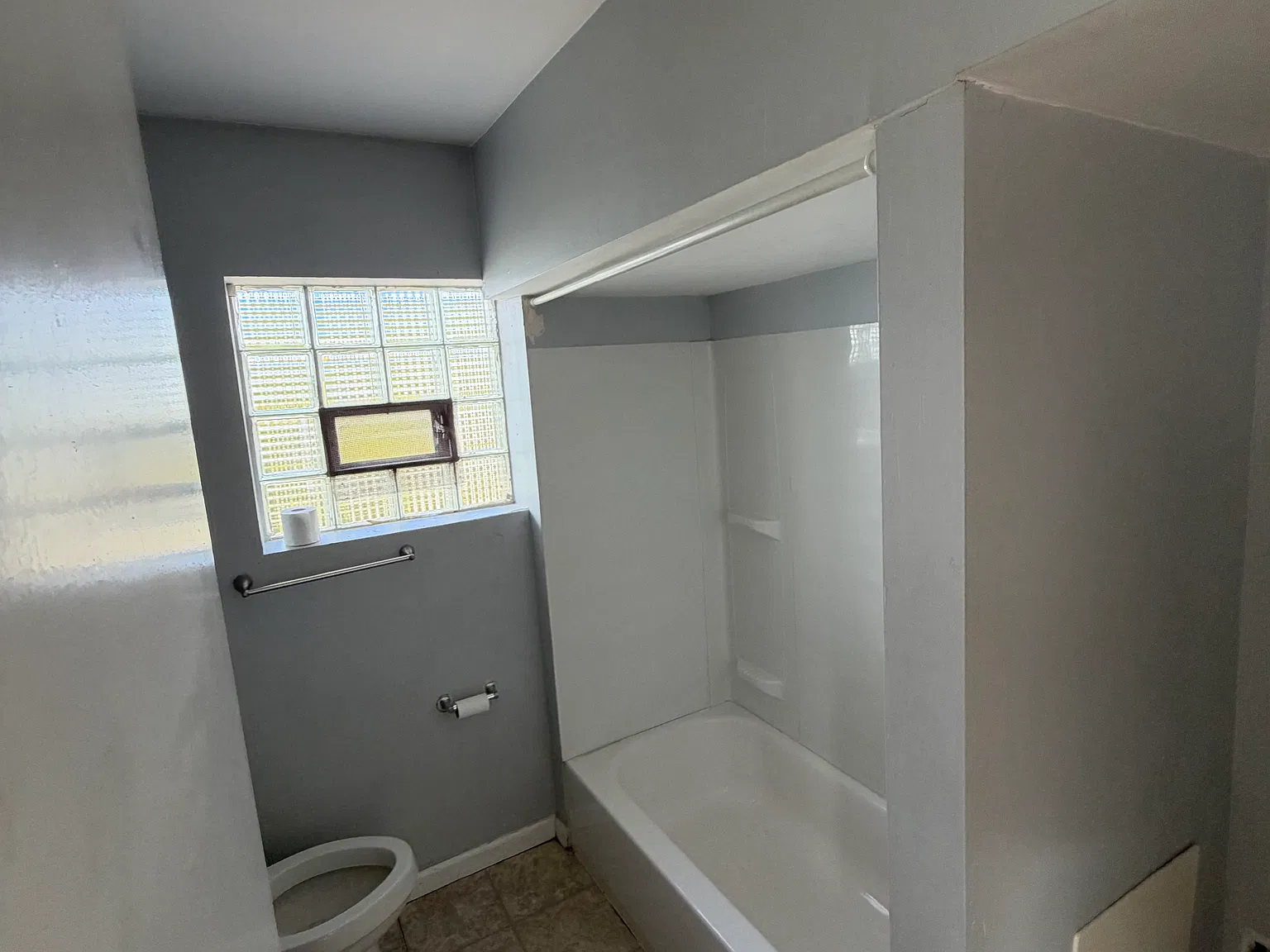 3 bed, 1.5 bath, 1440 sqft, $1,600 — Photo 2