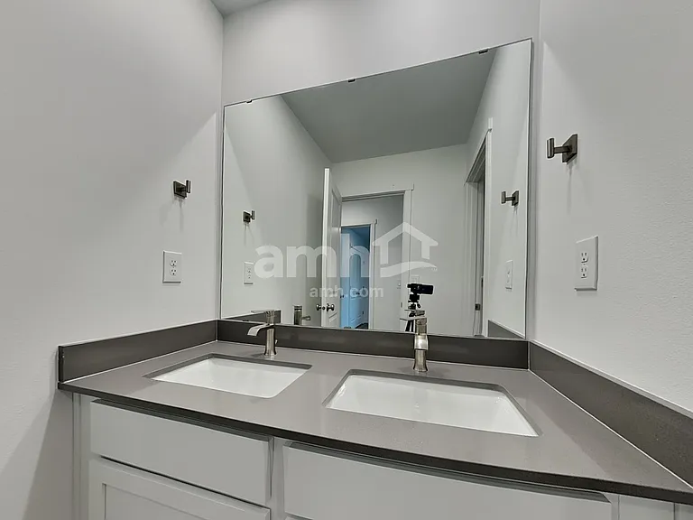 7718 Selah St SW — Photo 20