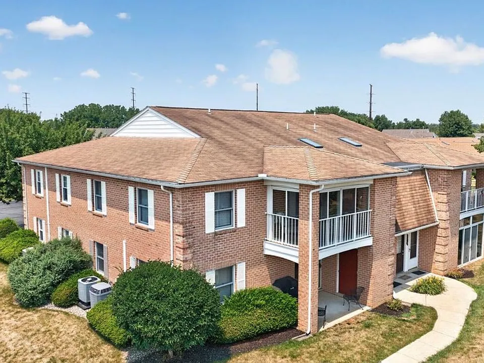 2649 Rolling Green Dr