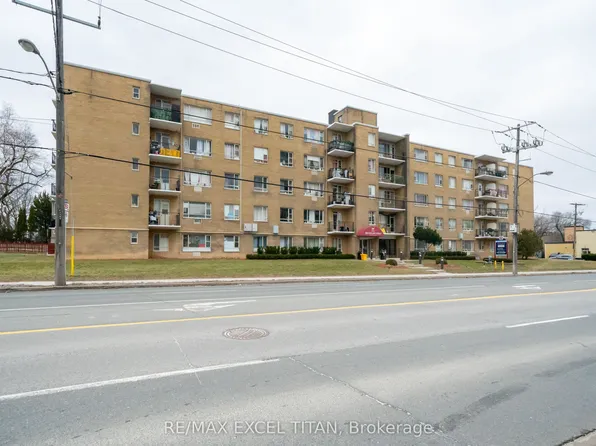 2895 Bathurst St #108, Toronto, ON M6B 3A8
