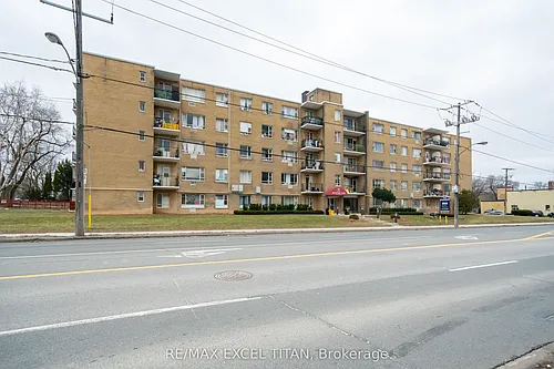 2895 Bathurst St Photo 1