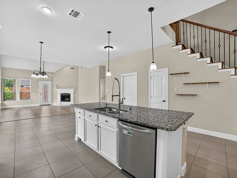 10712 Troutt Dr — Photo 7