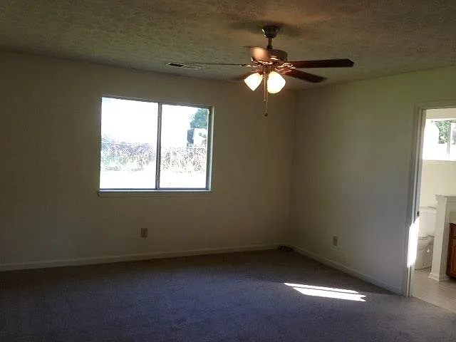 3 bed, 1200 sqft, $1,500 — Photo 4