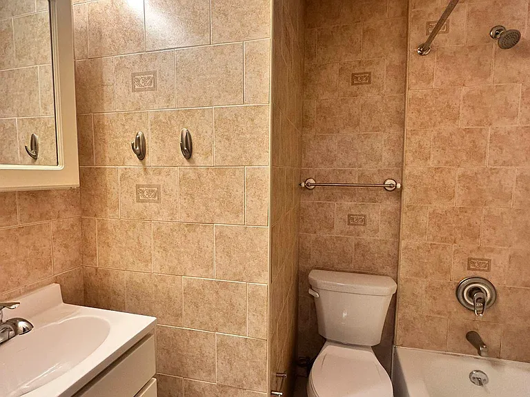 783 9th Ave #4R — Photo 2