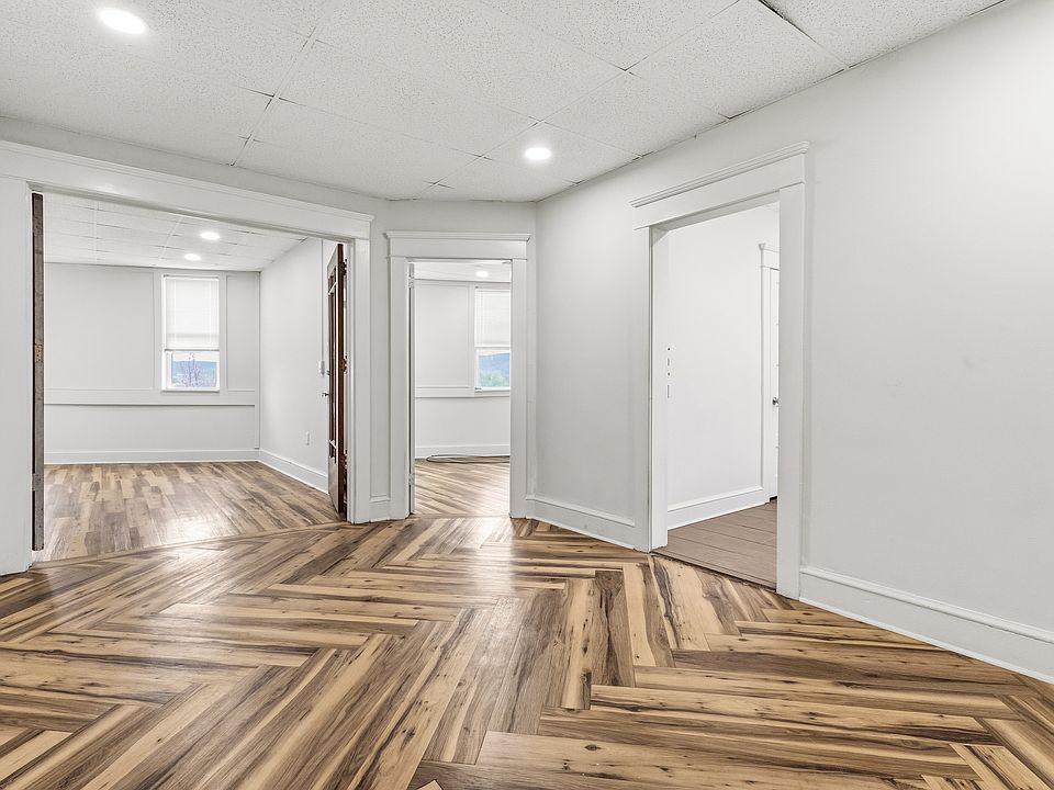 1st image of 135 N Main St #201