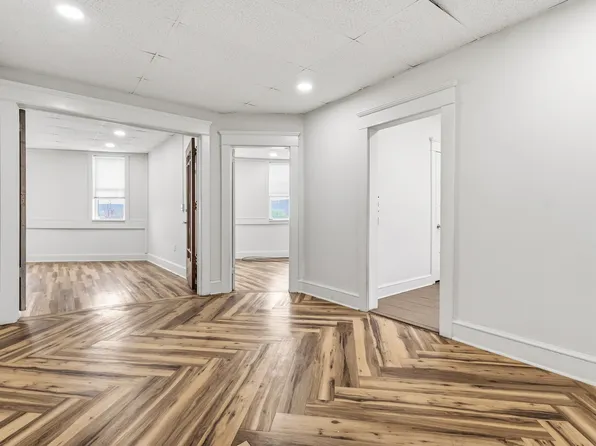 135 N Main St #201, Pittston, PA 18640