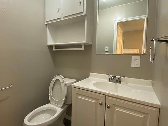 5th image of 3430 Sockwell Blvd #32