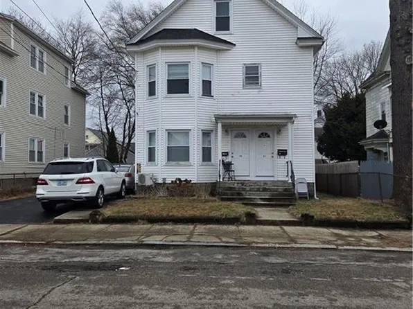 19-21 Primrose St, Pawtucket, RI 02860