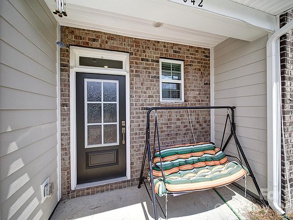 2nd image of 8042 Scarlet Maple Ln