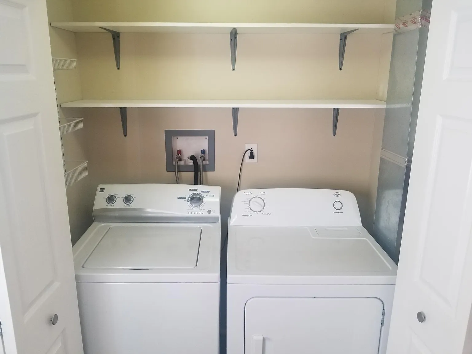 3 bed, $1,100 — Photo 2