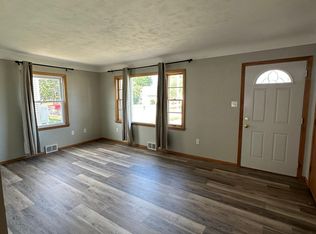1422 9th St NW, Cedar Rapids, IA 52405