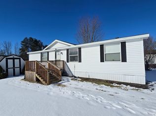 15 Deer Creek Dr, Fort Gratiot, MI 48059