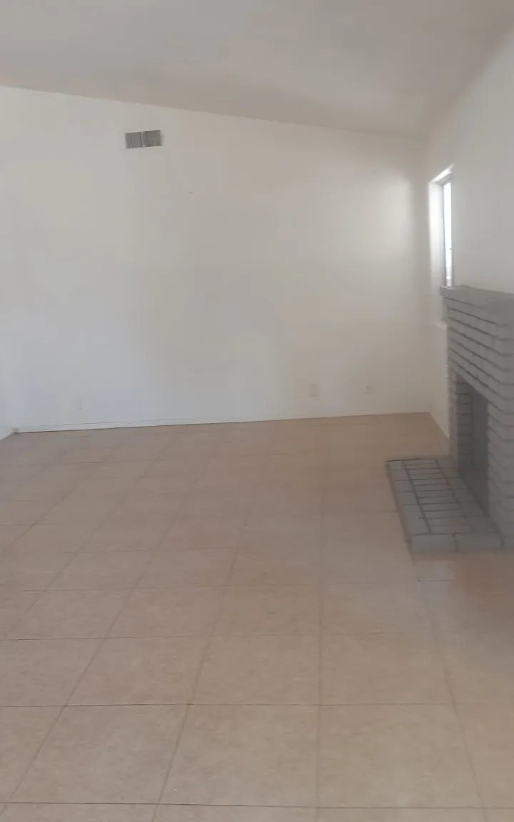 3 bed, 1322 sqft, $2,280 — Photo 4