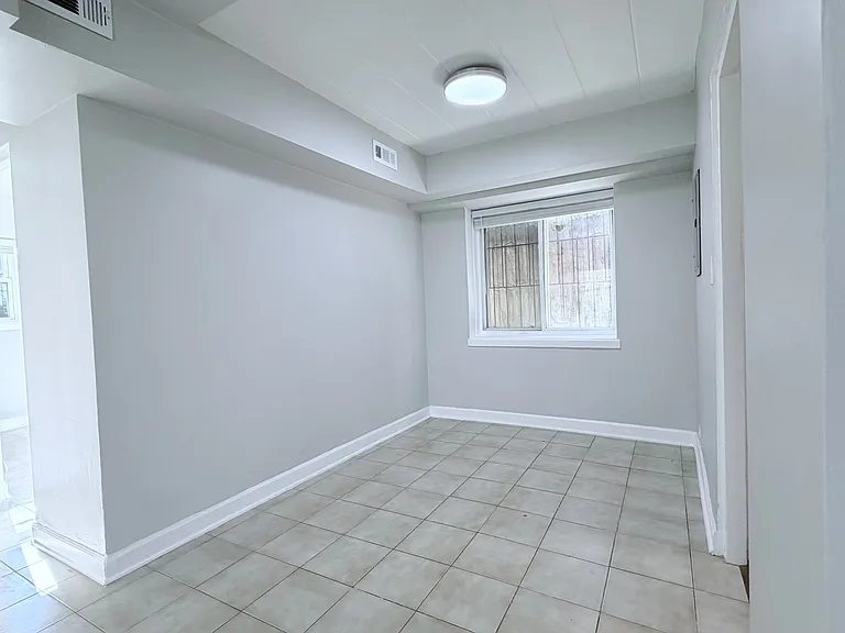 6015-23 N Fairfield Ave — Photo 3