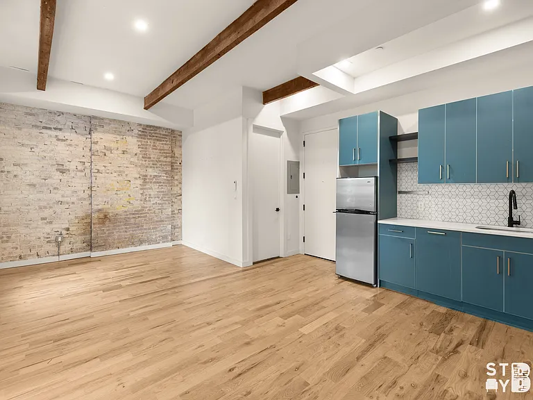 89 Moffat St #3M — Photo 4